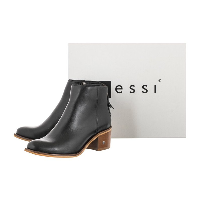 Nessi Czarne 18447 163 (NE160-b) bateliai