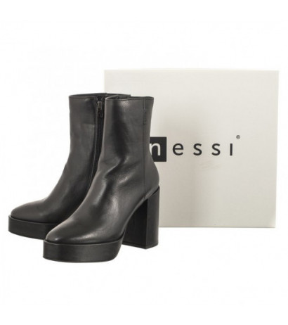 Nessi Czarne 23521 1 (NE341-a) bateliai
