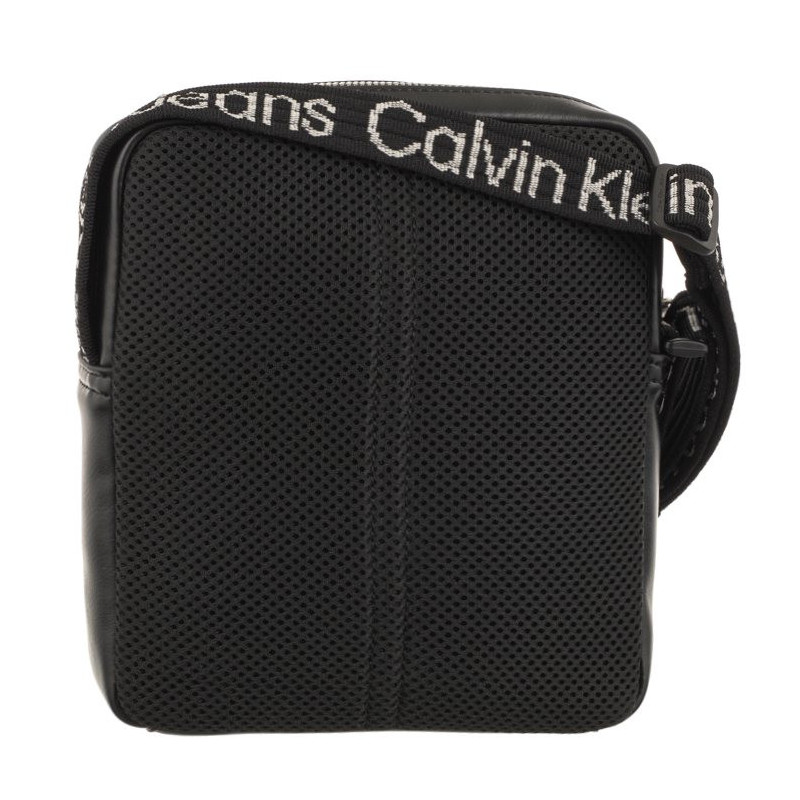 Calvin Klein Ultralight Reporter18 W/Pkt Black K50K511489 BEH (CK423-a) rankinė