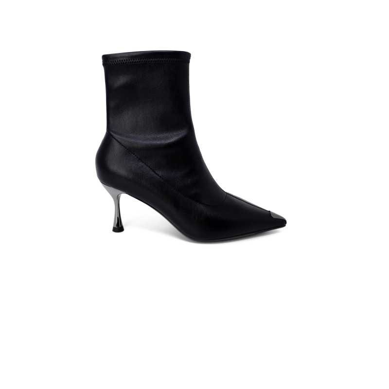 Cult Aulinukai CLW395400 Black