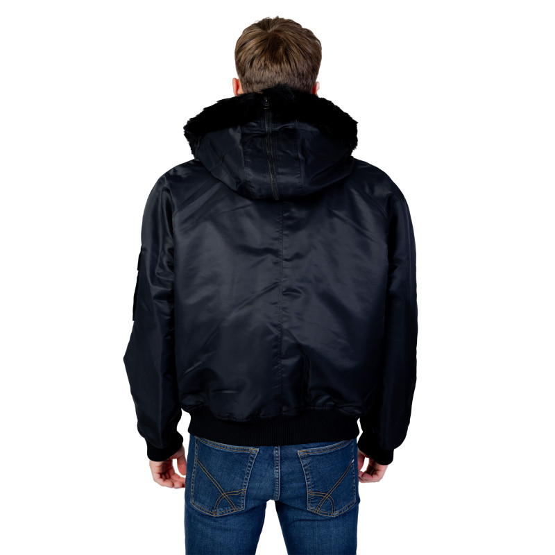 Hugo Striukė 50496328 Black