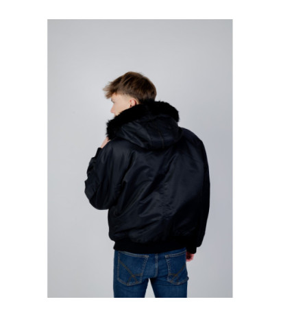Hugo Striukė 50496328 Black