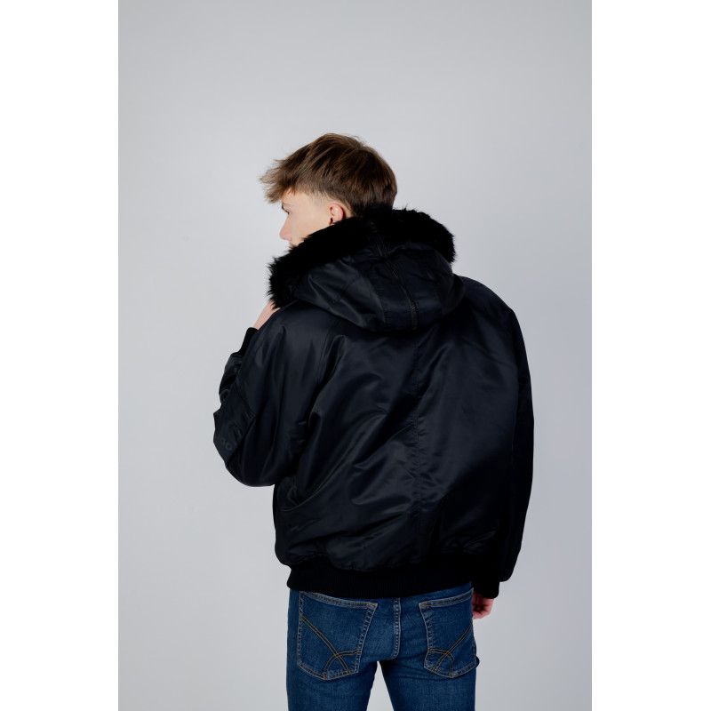 Hugo Striukė 50496328 Black