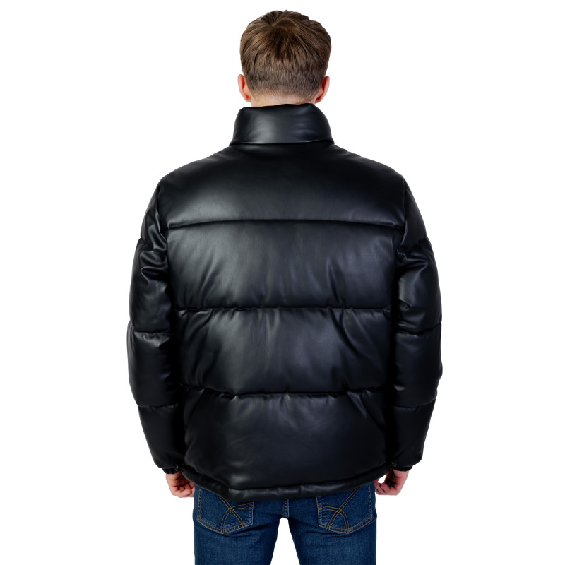 Hugo Striukė 50496246 Black