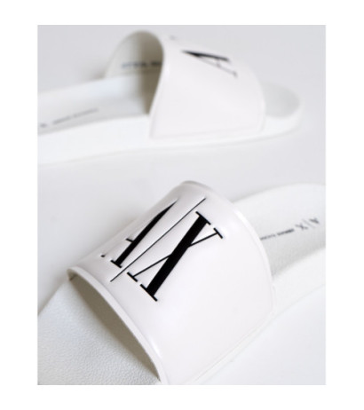 Armani Exchange šlepetės XDP011 XV303 White