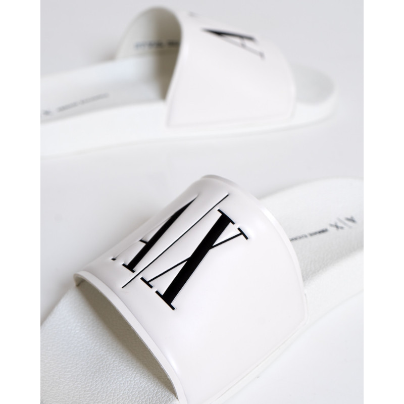 Armani Exchange šlepetės XDP011 XV303 White