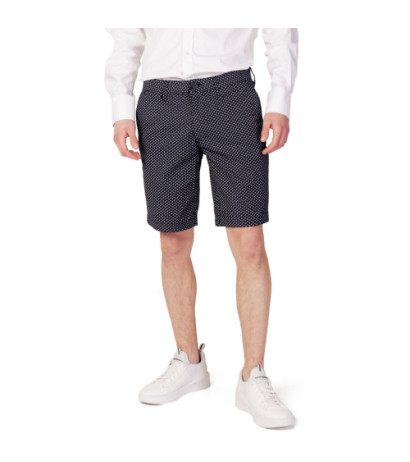 Armani Exchange šortai...