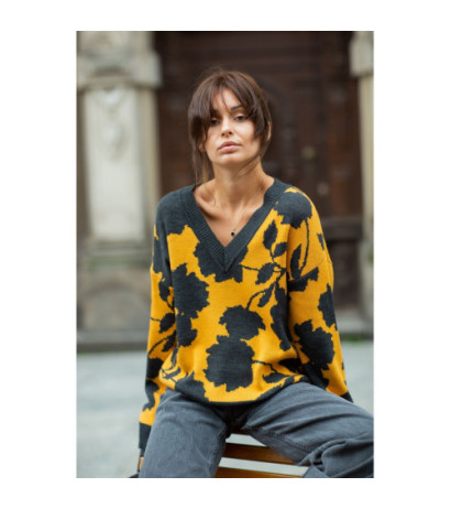 BK056 Sweter w kwiaty -...