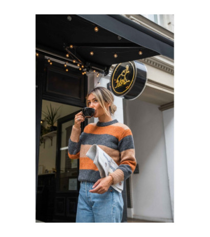 BK071 Sweter w pasy...