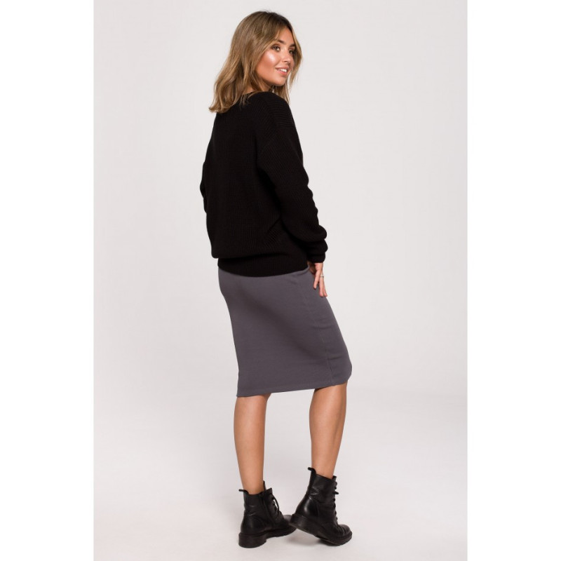 BK075 Sweter z dekoltem w serek - czarny