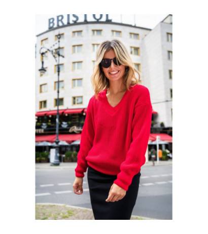 BK075 Sweter z dekoltem w...