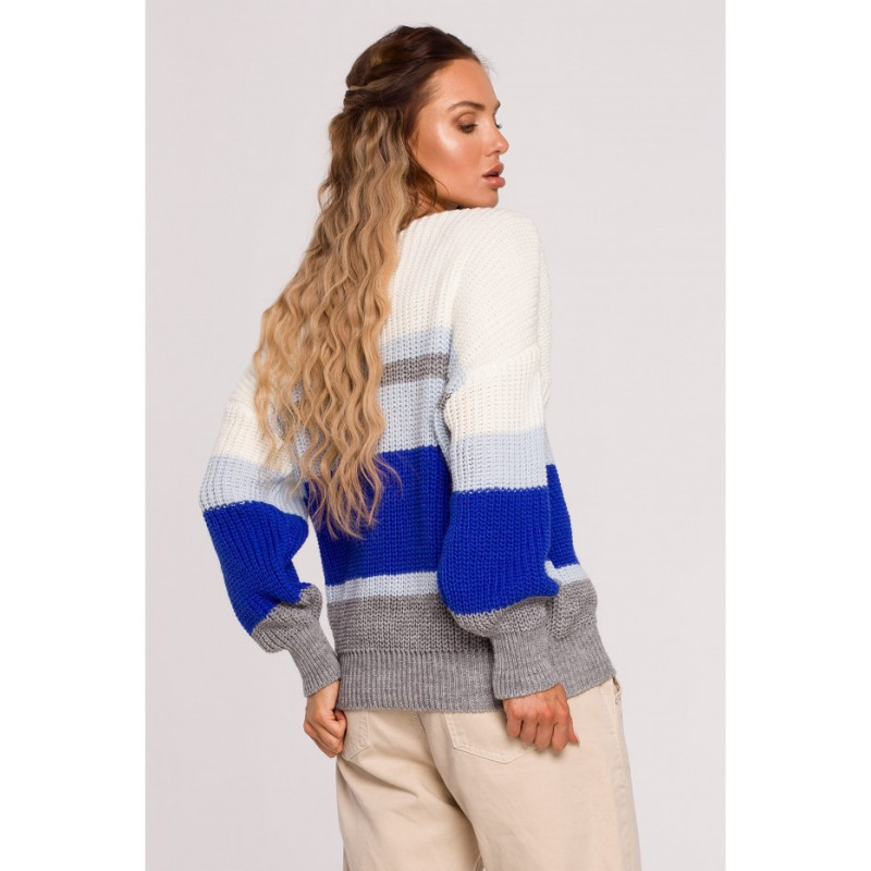 M686 Sweter w pasy - model 3