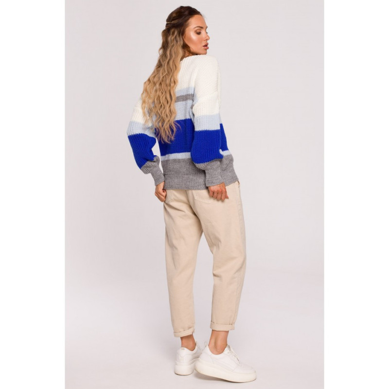 M686 Sweter w pasy - model 3