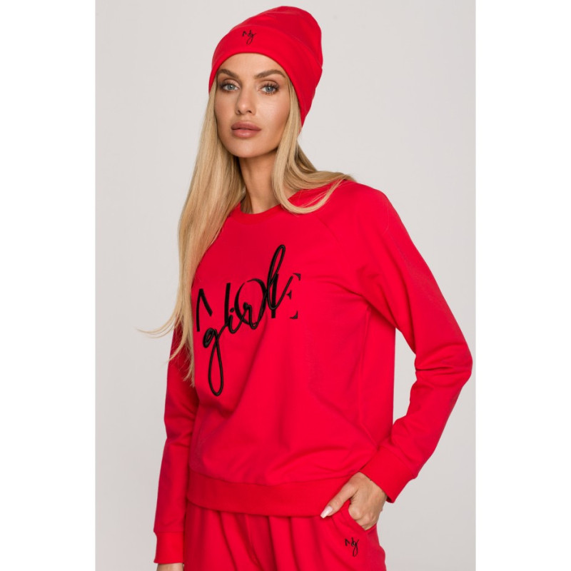 M709 Czapka beanie z haftem MOE GIRL - czerwona