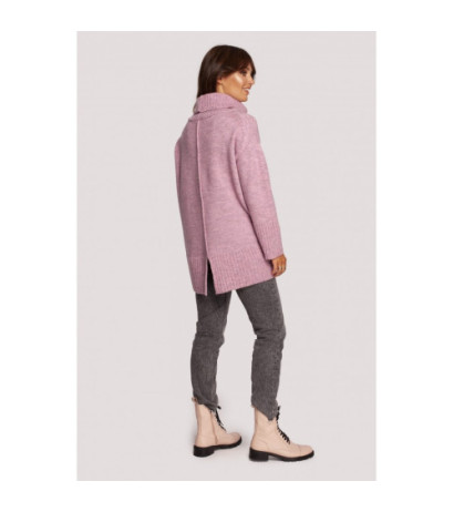 BK086 Sweter z golfem i rozcięciem z tyłu - pudrowy