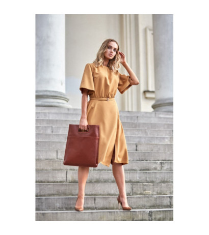 M396 Rozkloszowana sukienka z paskiem - cynamonowa