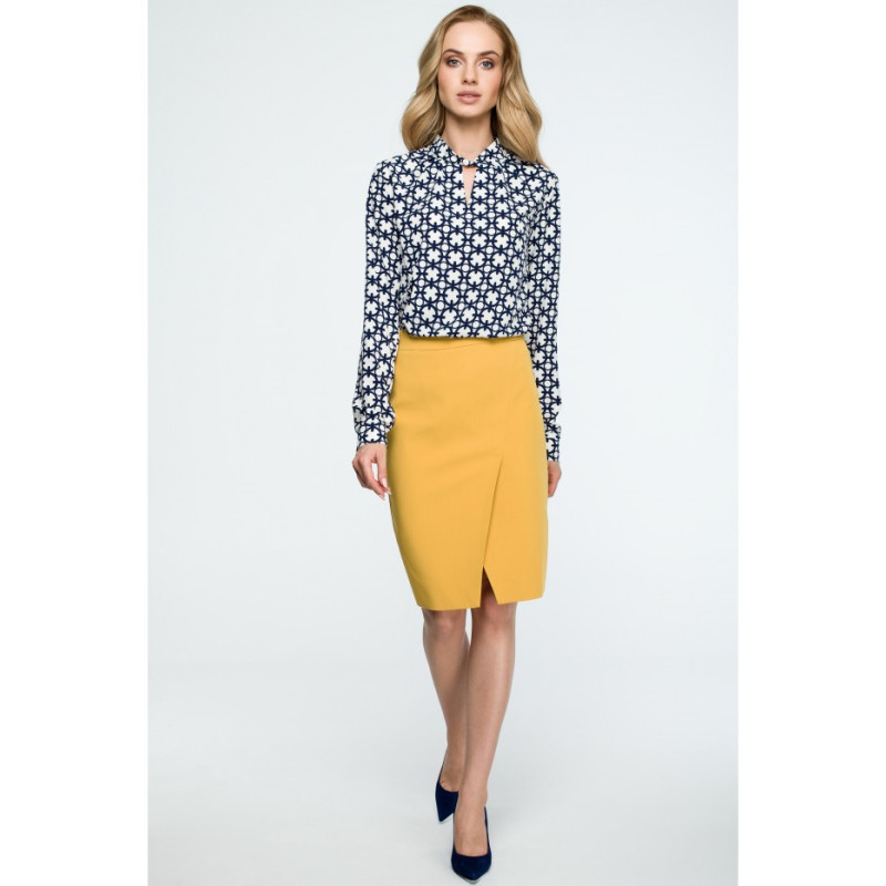 S125 Kobieca bluzka z nadrukiem - model 1