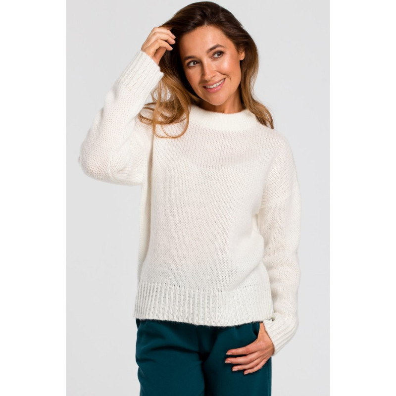 S185 Krótki sweter o luźnym splocie - ecru