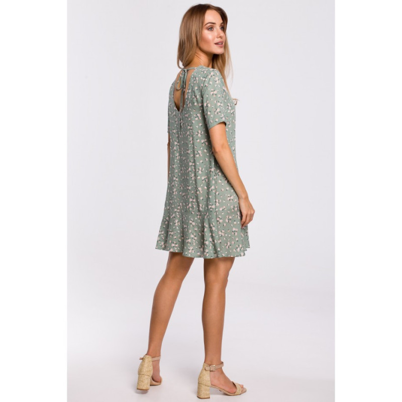 M520 Sukienka z dekoltem na plecach - model 7