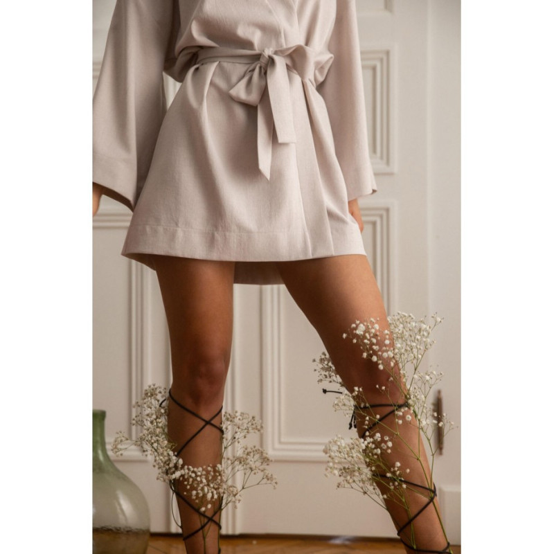 K101 Kimono suknelė su diržu - smėlio spalvos