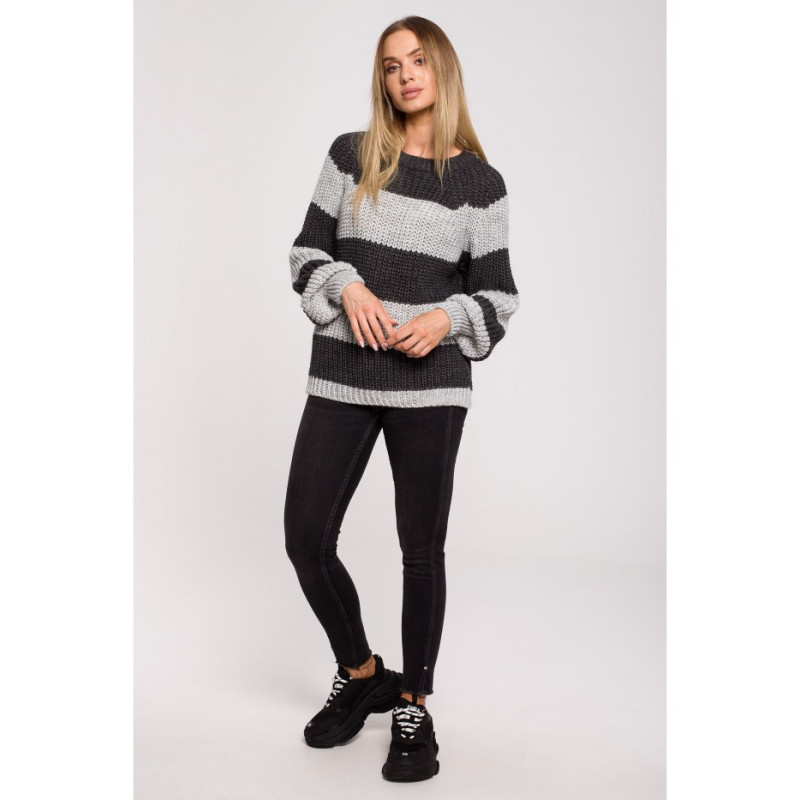 M632 Sweter w pasy - model 1