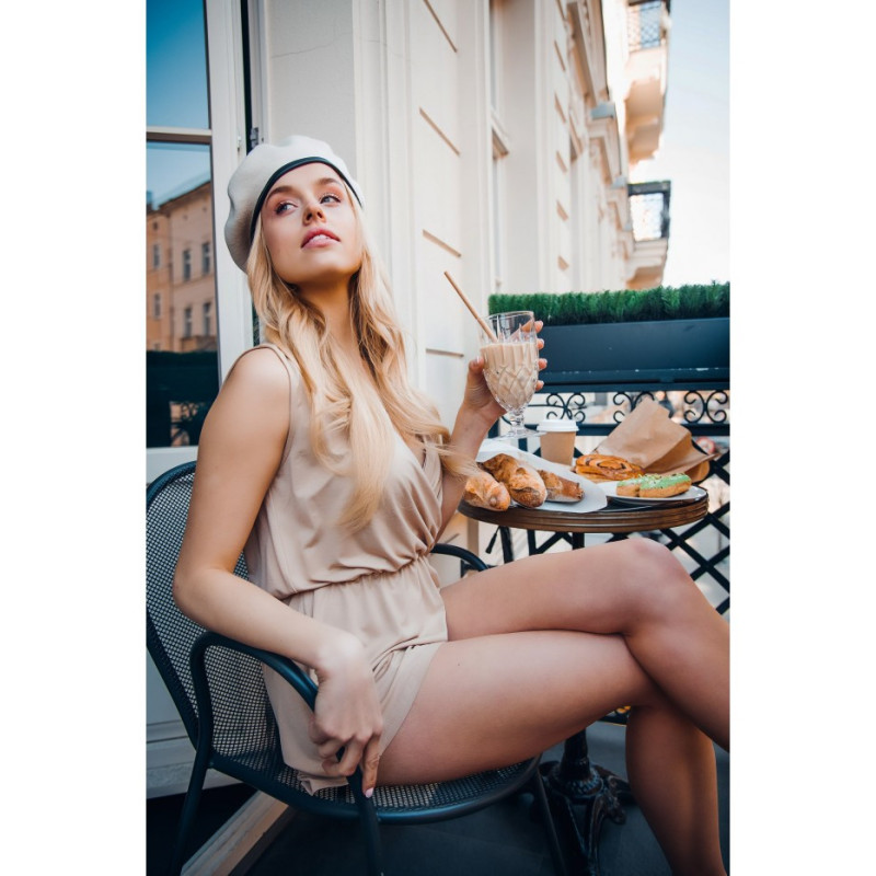 LA098 Kombinezon typu romper gładki - cappucino