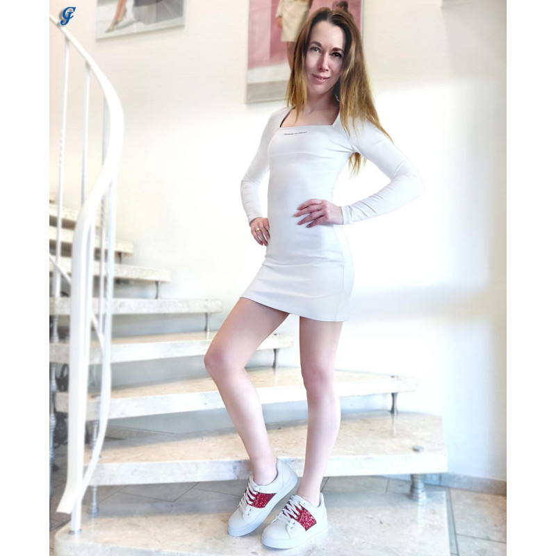 Tommy jeans prekės ženklo trikotažinė mini suknelė, balta