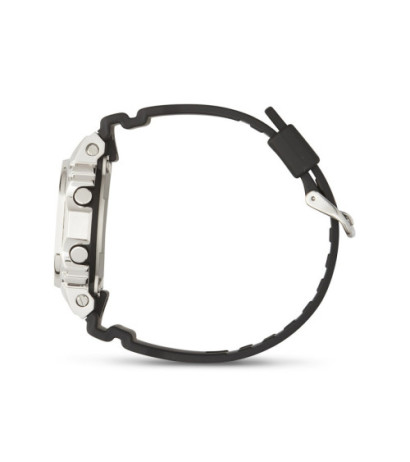 Casio GM-5600U-1ER 
