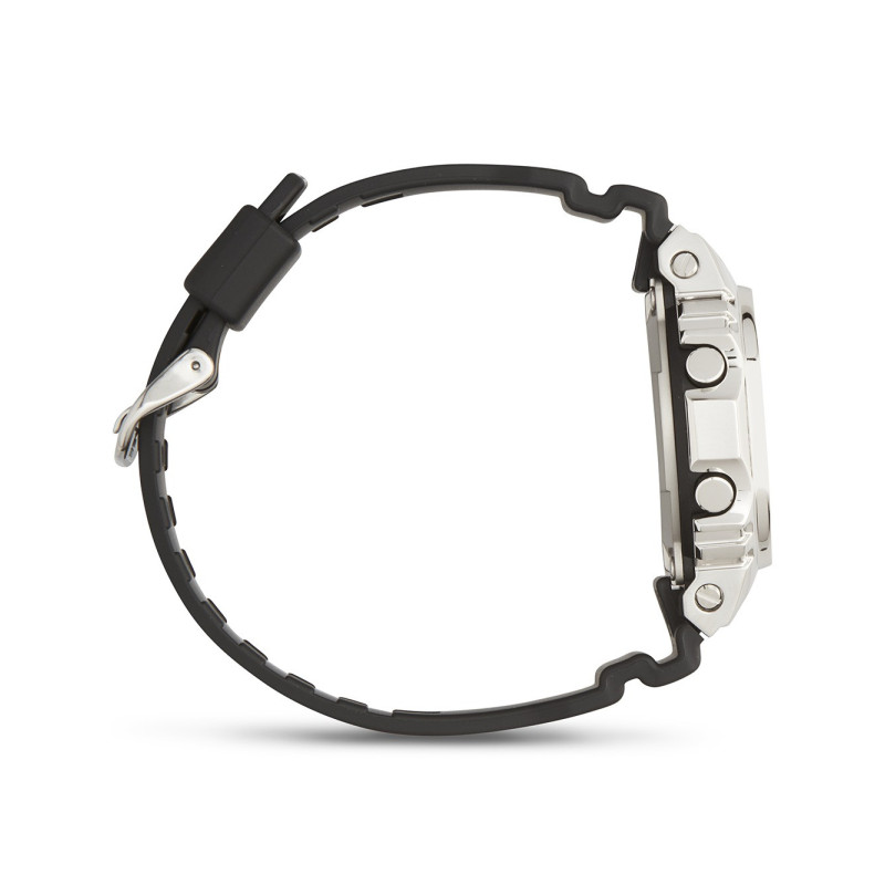 Casio GM-5600U-1ER Casio GM-5600U-1ER