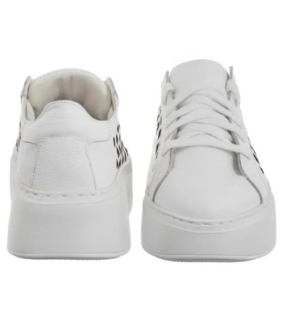 Nepeke Elvir White  (NP20-a) bateliai