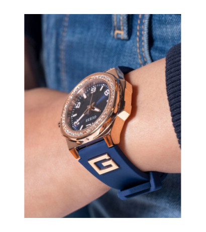 Guess GW0617L3 