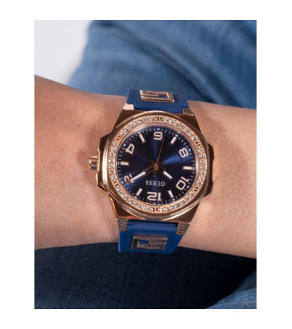 Guess GW0617L3 