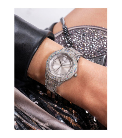 Guess GW0746L1 