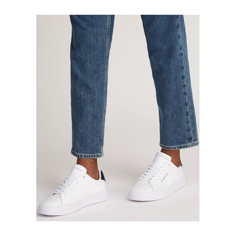 Tommy Hilfiger TH Court Lth Detail Ess White/Desert Sky FM0FM05367 0LD (TH1219-a) sportiniai bateliai