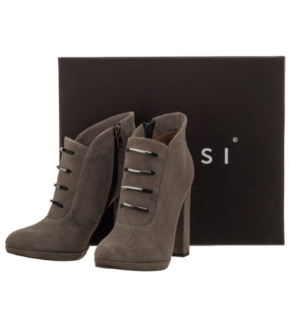 Nessi Szare 928/N 198 (NE34-c) bateliai