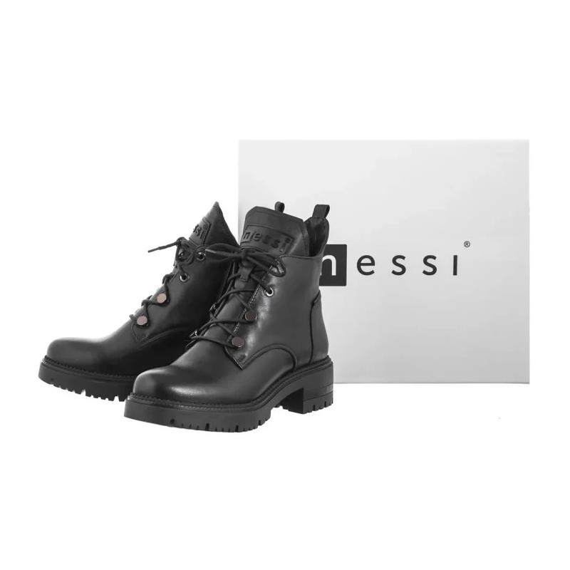 Nessi Czarne Lakierowane 20748 711 (NE201-c) bateliai
