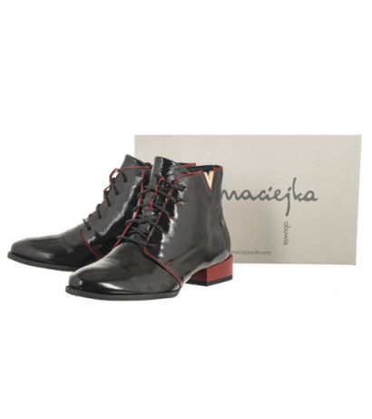 Maciejka Czarne Lakierowane 5743C-43/00-7 (MA1122-b) batai