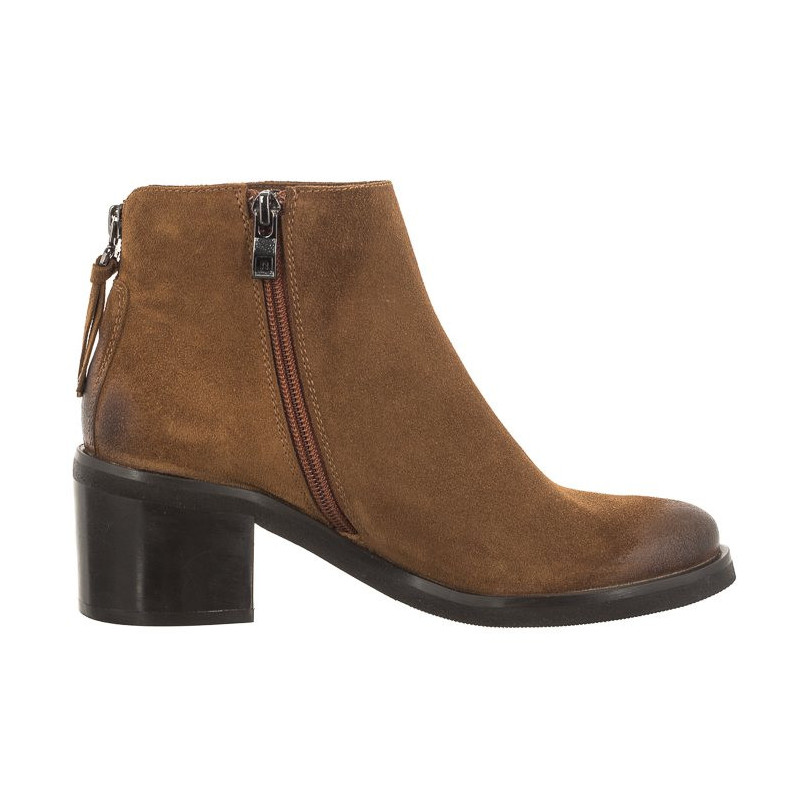 Nessi Camel 18447 (NE344-b) bateliai