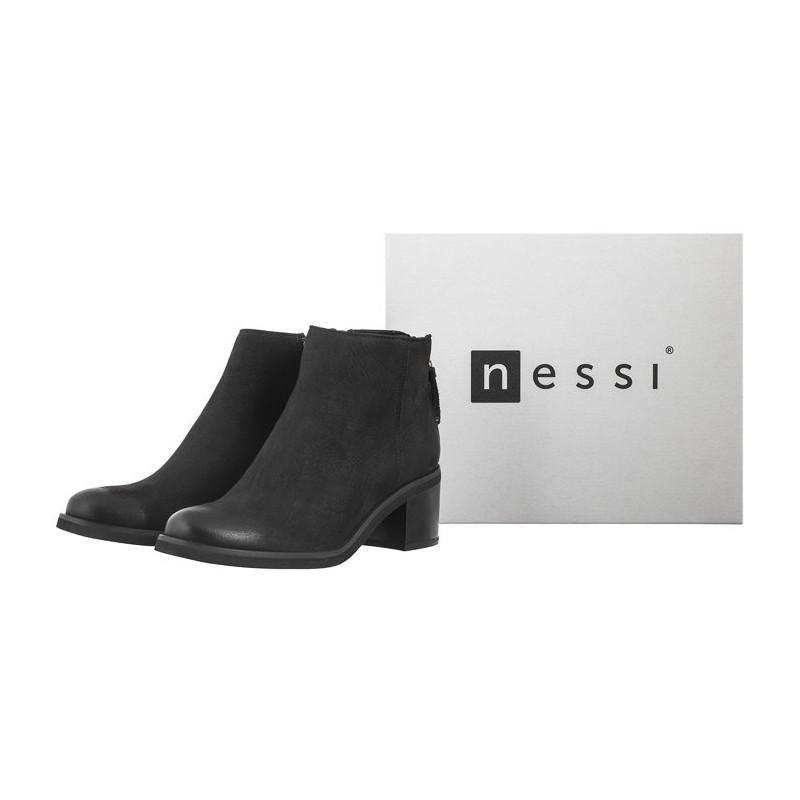 Nessi Czarne 18447 9 (NE399-a) bateliai