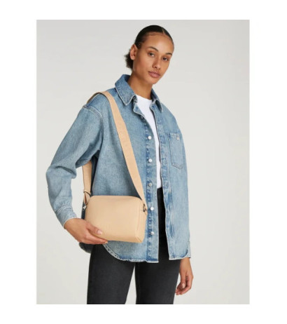 Calvin Klein Over Webbing Camera Bag21 Pu Porcelain Sand K60K612711 AB1 (CK544-b) rankinė