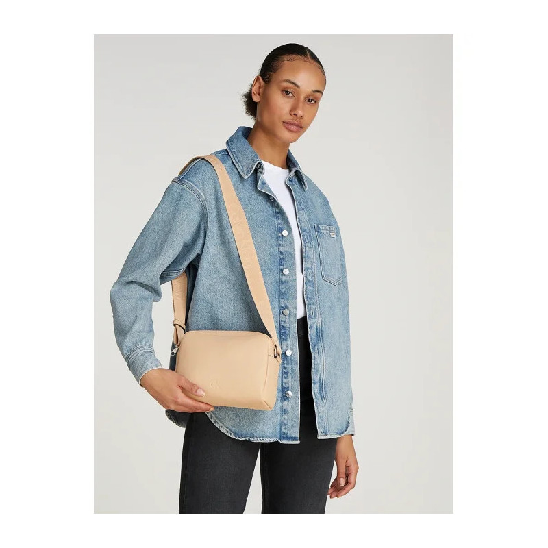 Calvin Klein Over Webbing Camera Bag21 Pu Porcelain Sand K60K612711 AB1 (CK544-b) rankinė