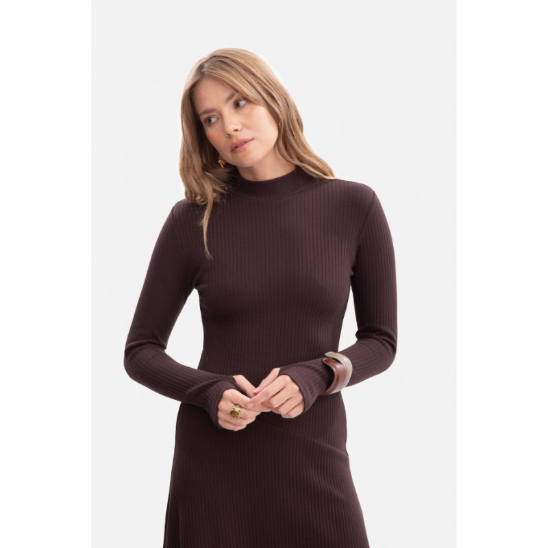 B299 Sukienka z dzianiny prążkowanej - gorzka czekolada