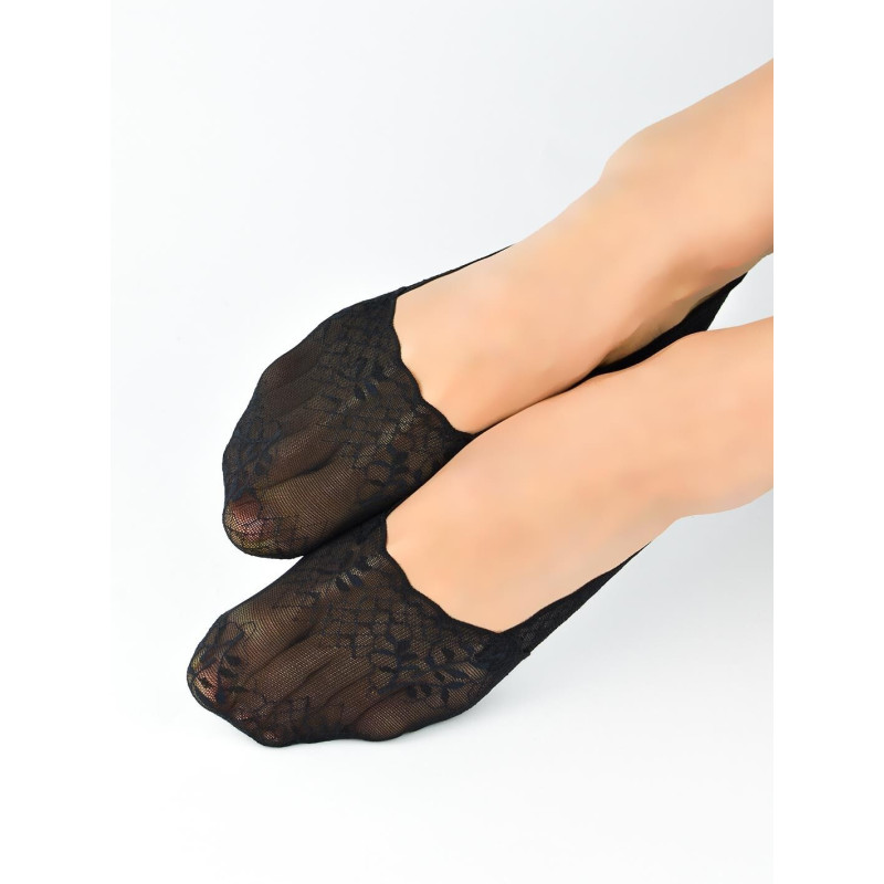 Noviti kojinės iki kauliukų