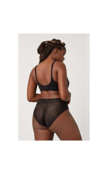 Ysabel Mora kelnaitės