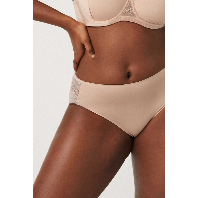 Ysabel Mora kelnaitės