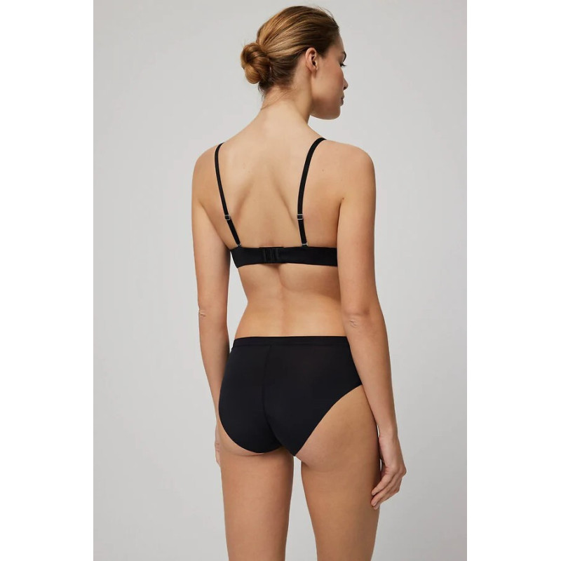 Ysabel Mora kelnaitės