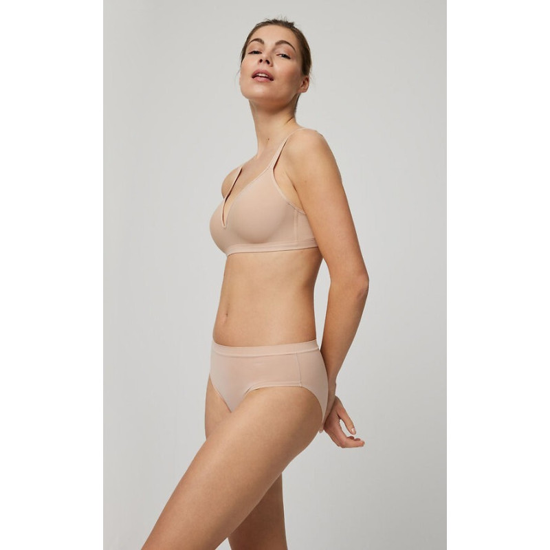 Ysabel Mora kelnaitės