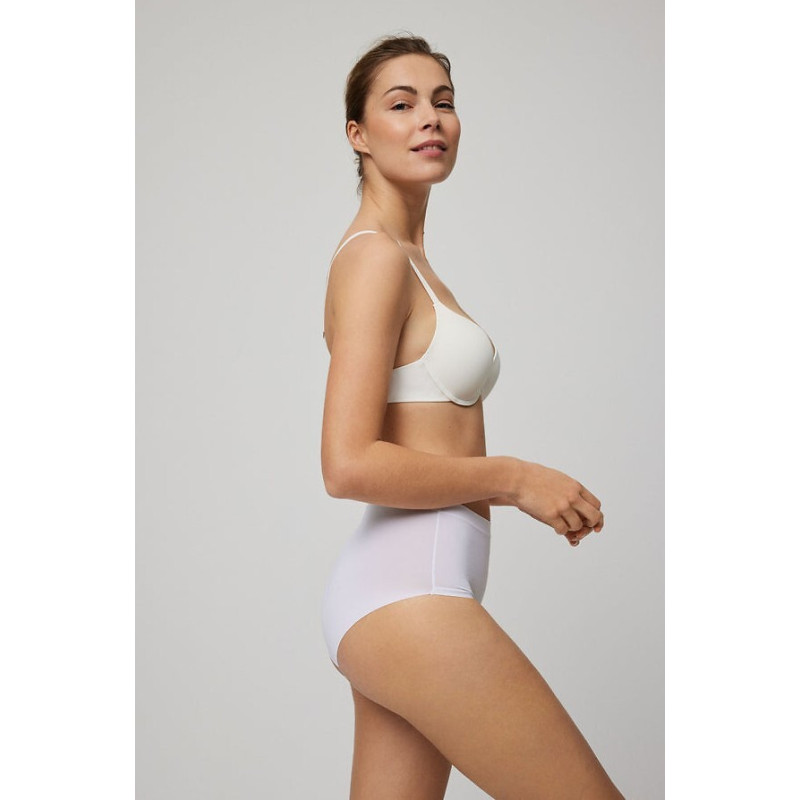 Ysabel Mora kelnaitės