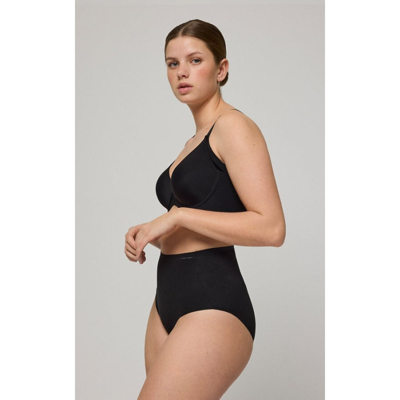 Ysabel Mora liekninančios kelnaitės