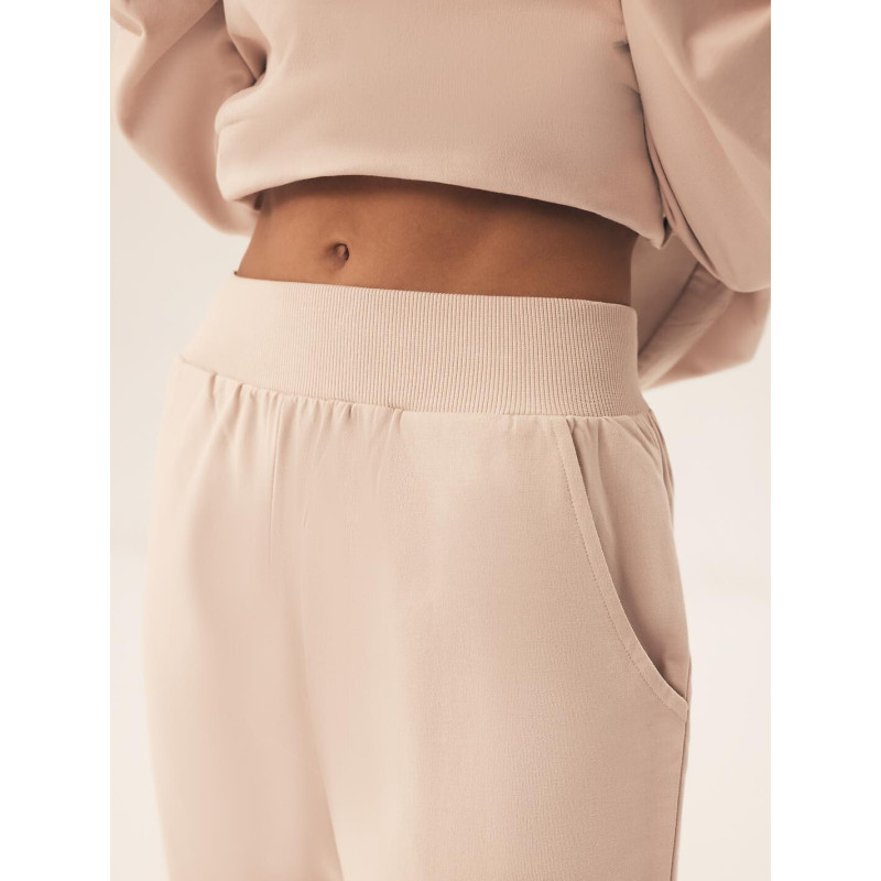 Henderson Ladies kostiumas